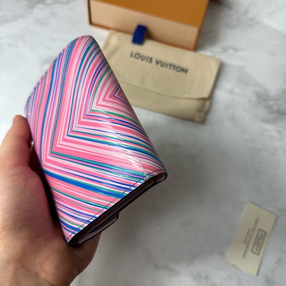 π₯ LOUIS VUITTON EPI TROPICAL VICTORINE COMPACT WALLET π₯ - Picture 14 of 14